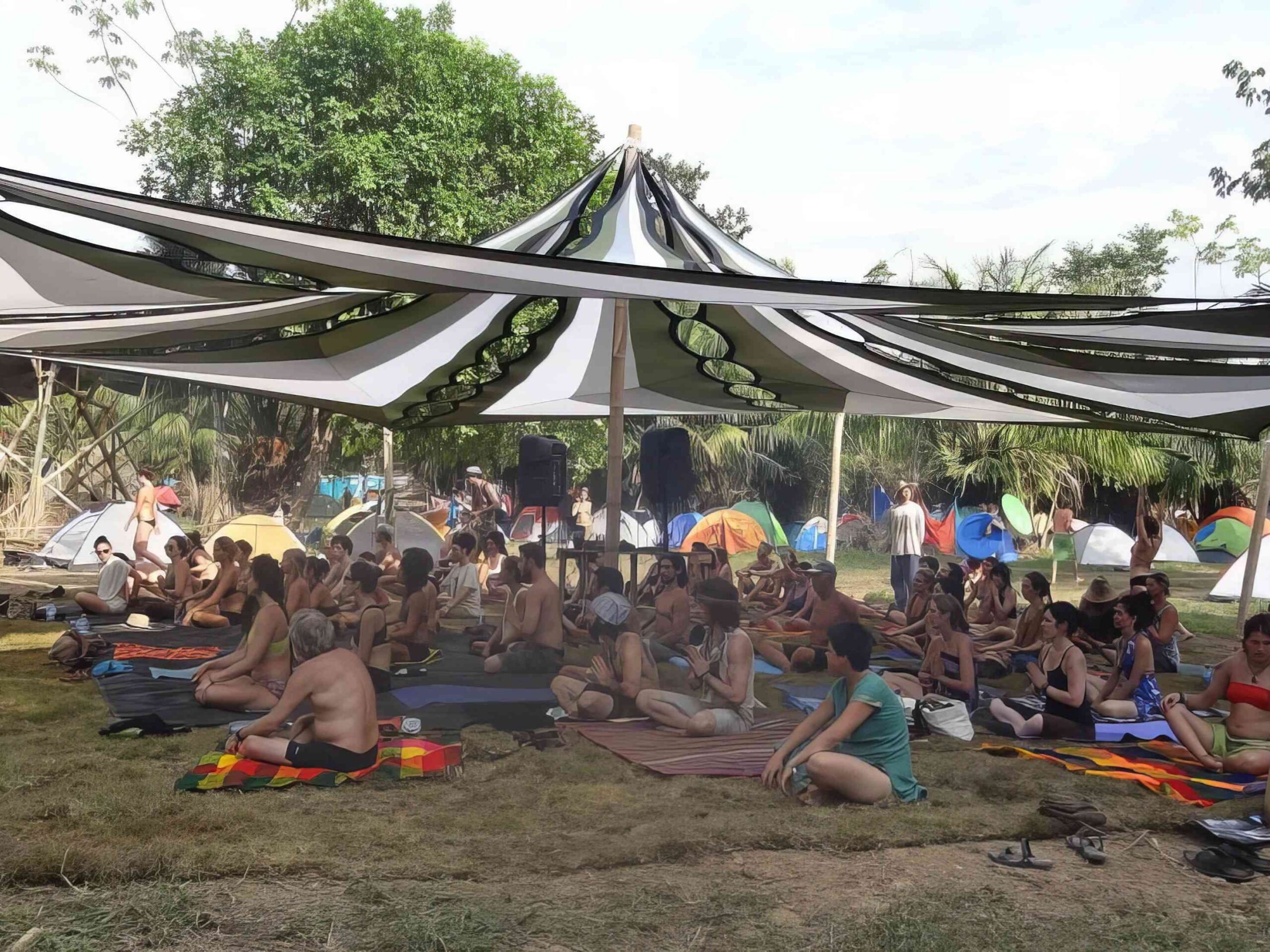 2011 First Envision Festival in Costa Rica - Shade Structure_1341162